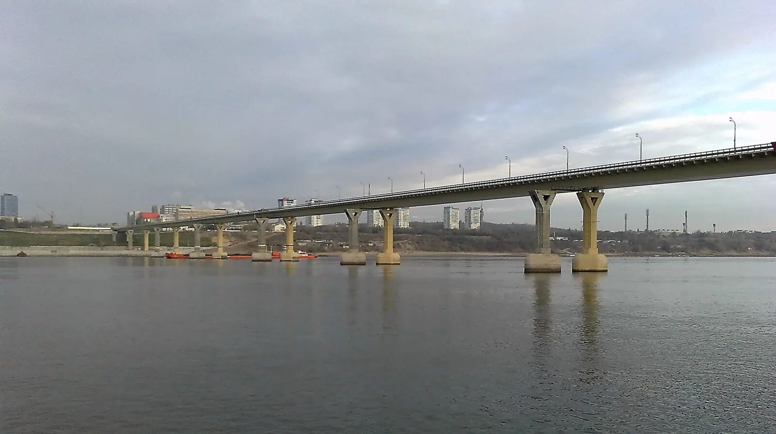 Мост в волгограде танцует видео. Мост через Волгу в Волгограде. Пляшущий мост в Волгограде. Мост Волгоград Краснослободск. Волгоградский мост мосты через Волгу.