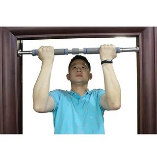 Подтягивается штанга
