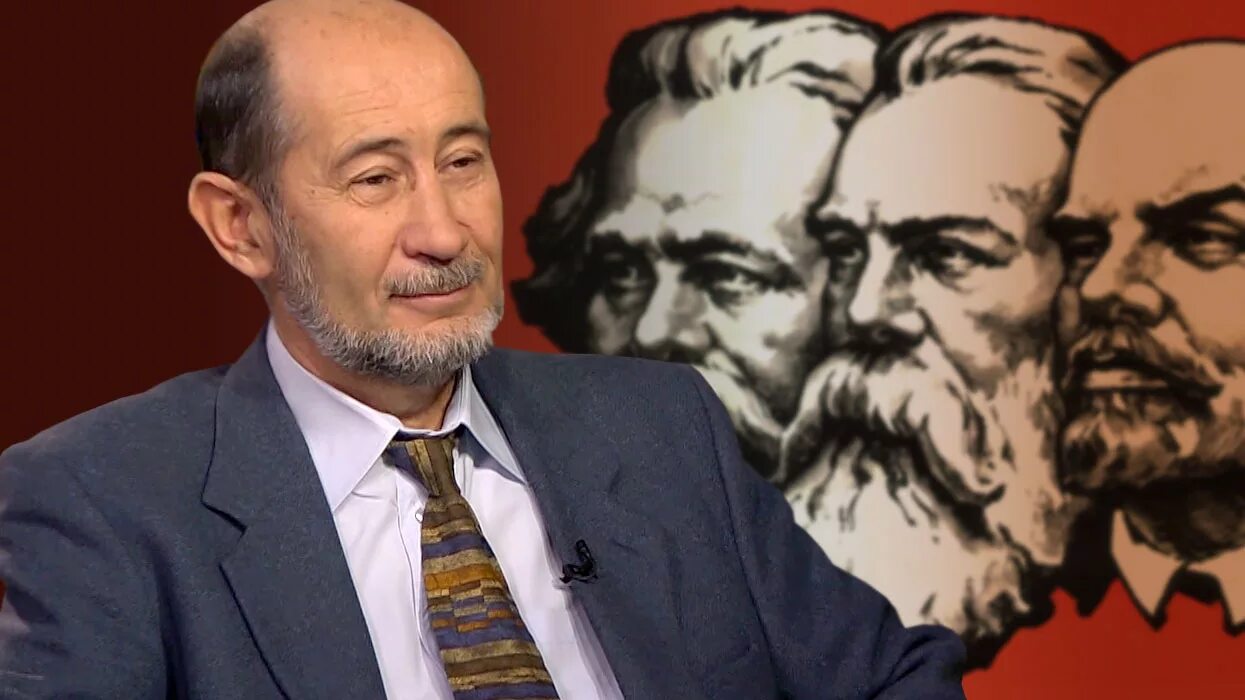 Александр владимирович бузгалин российский экономист. Историк м. Академик покровский 1930. Покровский педагогические труды. История это политика прошлого.