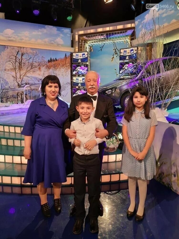 поле чудес жительница. финалисты поле чудес 2019- 2020. поле чудес 2015 игра. учителя года на передаче поле чудес. юматов на поле чудес.