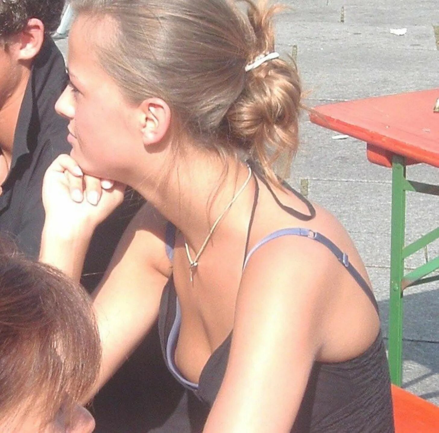 Выпускной downblouse. Waterpark nippleslip. Down blouse topless. Даунблуз нипслип. Down blouse topless.