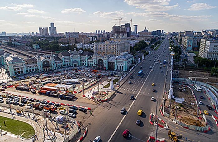 Белорусский вокзал. Площадь Тверская Застава (2018 год). Редакционное фото № 290