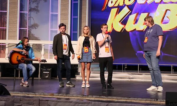 Песни начала квн. Квн 2016 высшая лига. Мы начинаем квн песня. Песни начала квн. Символ квн кивин.
