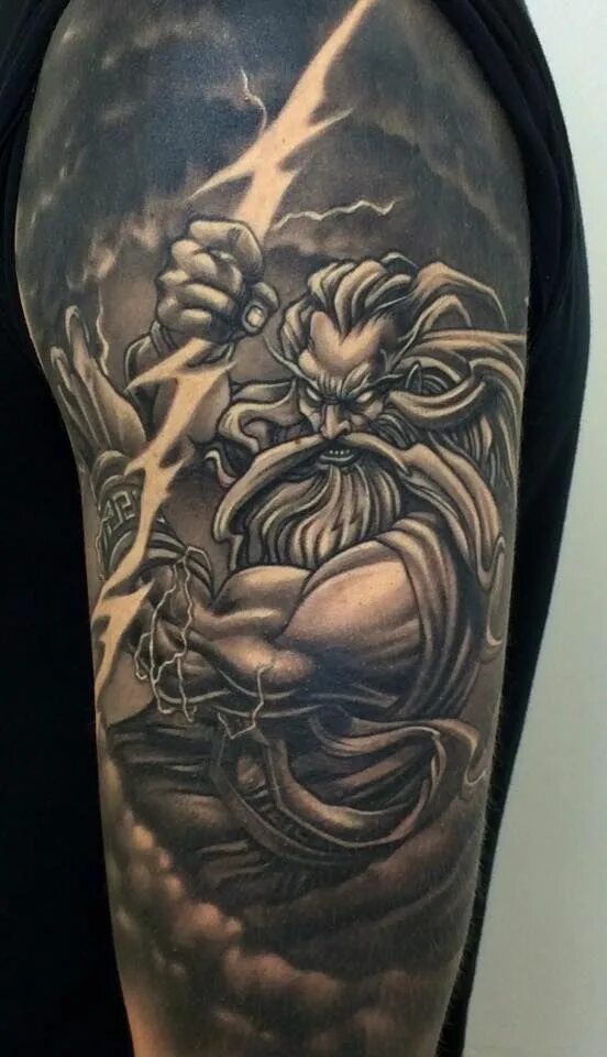 Зевс бог тату. Зевс на плече. Зевс реализм. Зевс реализм. Тату зевс на предплечье.