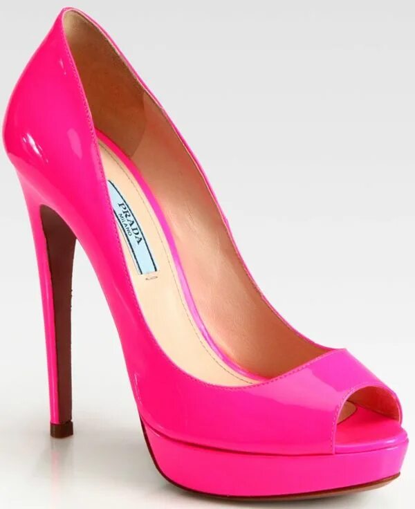 Туфли розовые. And pretty pink shoes перевод. Туфли розовые с жемчугами. Туфли прада розовые. And pretty pink shoes перевод.