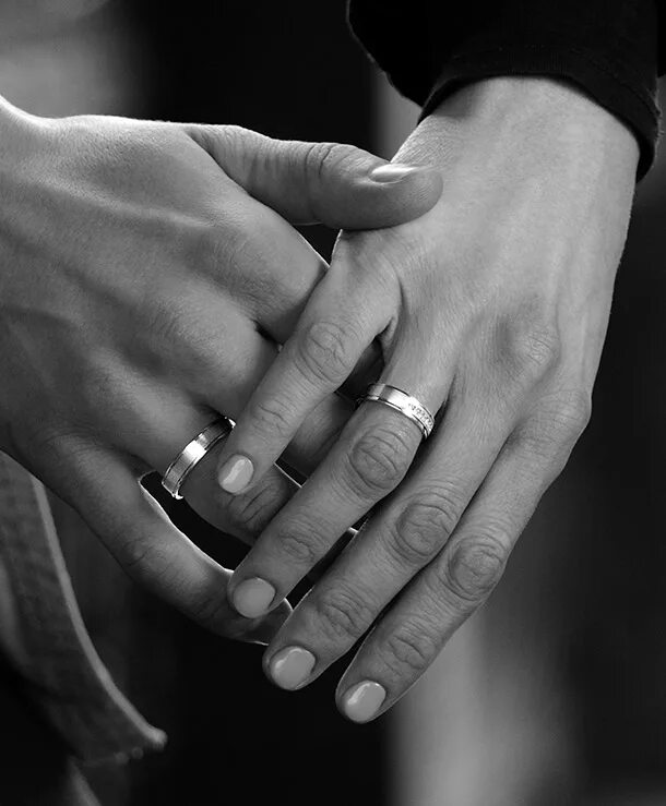 Советские обручальные кольца. Потеря обручального кольца примета. Потерянное обручальное кольцо приметы мужчине. Потерянное обручальное кольцо приметы мужчине. Приметы про кольца.