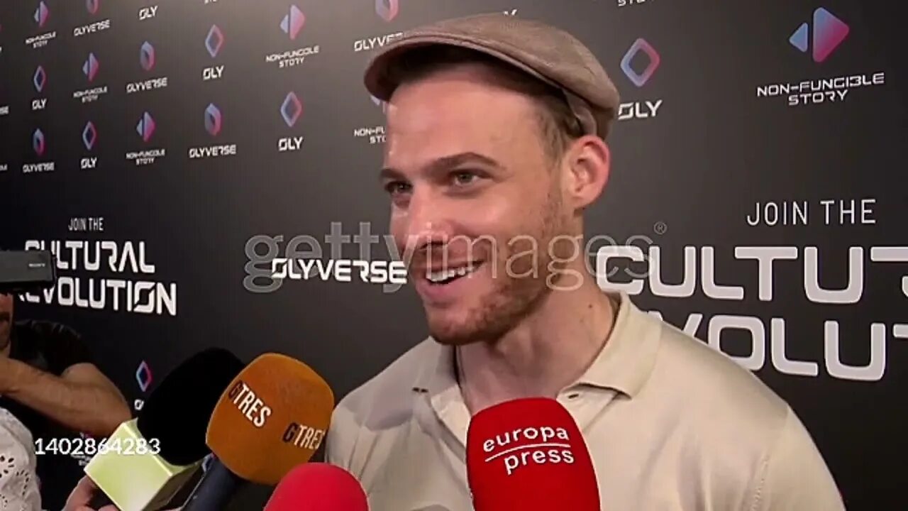 Керем бурсин и юсуф чим. Интервью керем. Интервью керем. Интервью керем. Керем бурсин серкан.