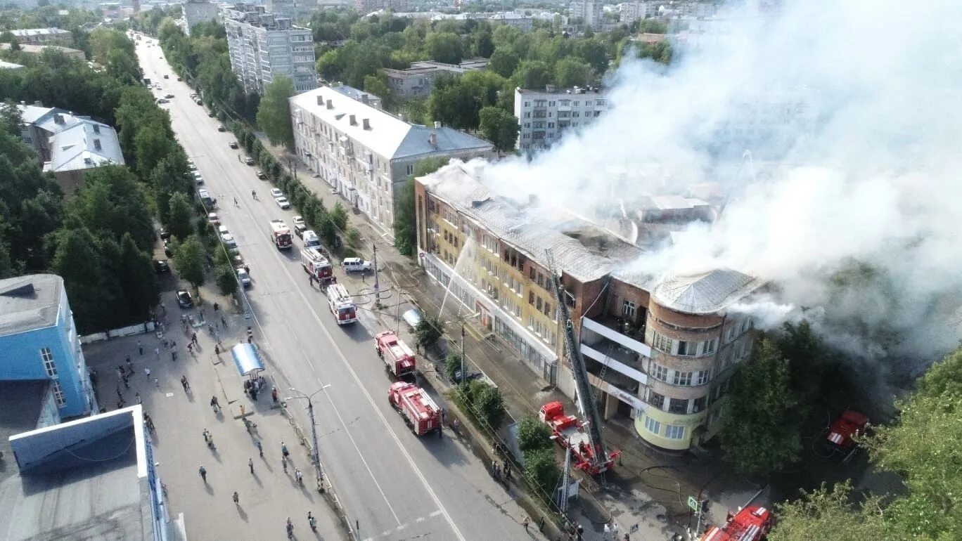 Ковров пожар. Город ковров пожар. Пожар в коврове на социалистической 10. Пожар в многоэтажном доме. Ковров пожар.