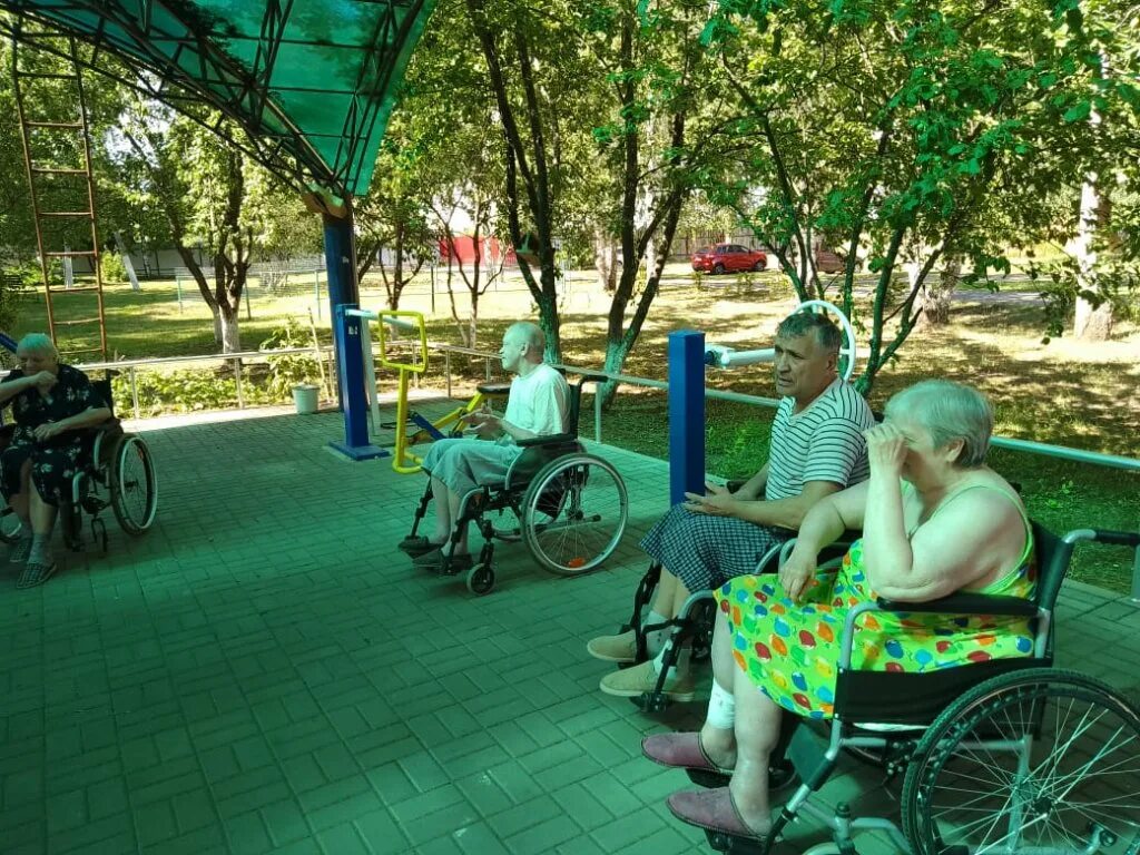 Пансионат для инвалидов воронежская область золотая осень. Алексеевский пансионат для инвалидов. Сосновка пансионат для престарелых. Пансионат для инвалидов Хотьково. Хоспис для пожилых и инвалидов в Курске.