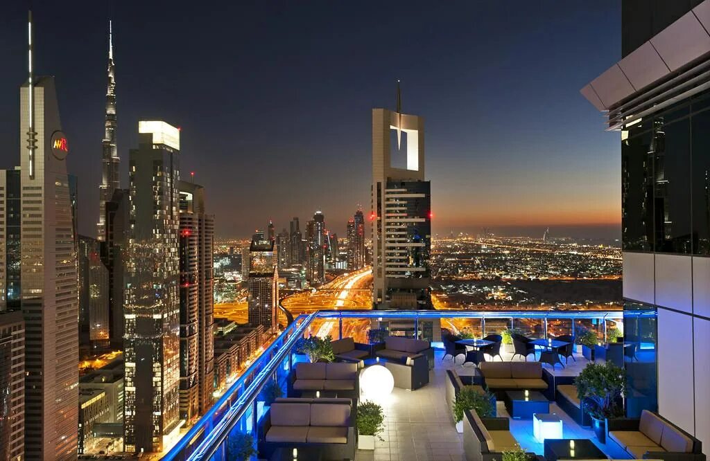 Four points by Sheraton Sheikh Zayed Road 4*. Four points Дубай терраса. Sheikh Zayed Road Dubai. Four points by Sheraton Дубай терраса. Level 43