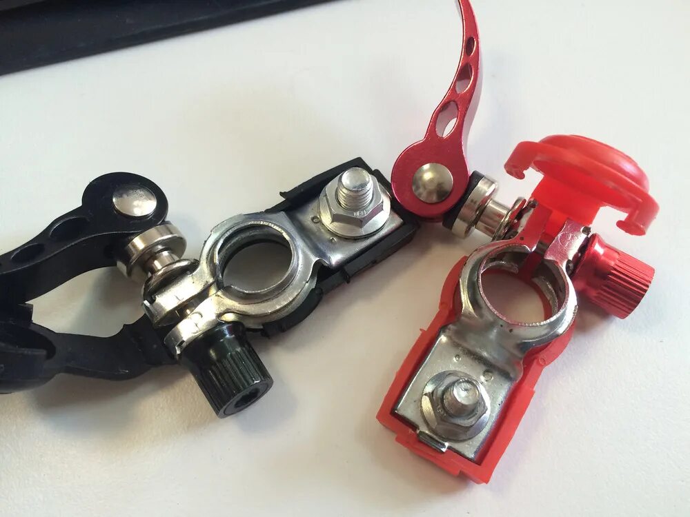 клеммы акб красная/черная 2 шт. автодело 44642. клемма акб усиленная грузовая. аккумуляторная клемма 4573738613. клеммы для аккумулятора delta 12в.