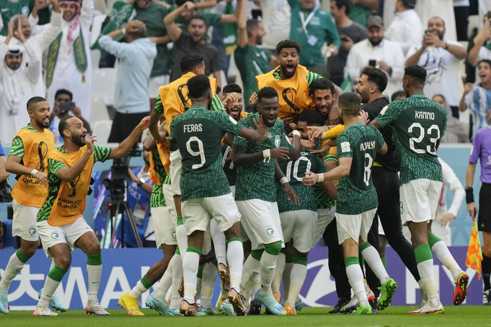 Тренер саудовской аравии по футболу 2022 эрве ренар. Arabiston chempionati. Arabiston chempionati. Узбекистан саудовская аравия футбол. Arabiston chempionati.