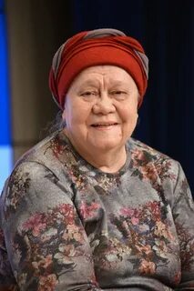 Бабуся актер 7 букв