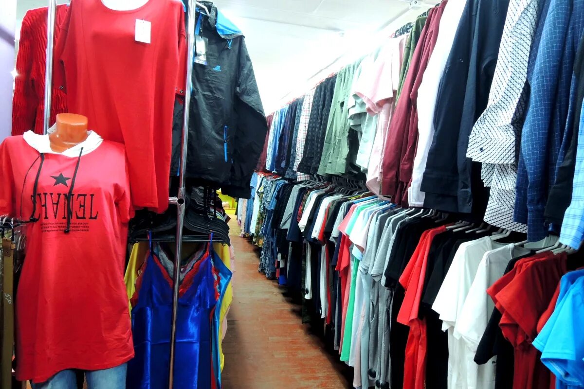 Дешевая одежда. Одежда секонд хенд. Одежда из европы, рязань, касимовское шоссе, 34а. Одежда секонд хенд. Самые дешёвые магазины одежды.