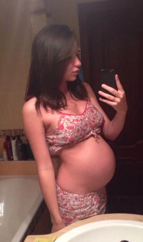 Беременность 40 недель 1 роды. Маленький живот. Маленький животик на 9 месяце. Маленький беременный живот.