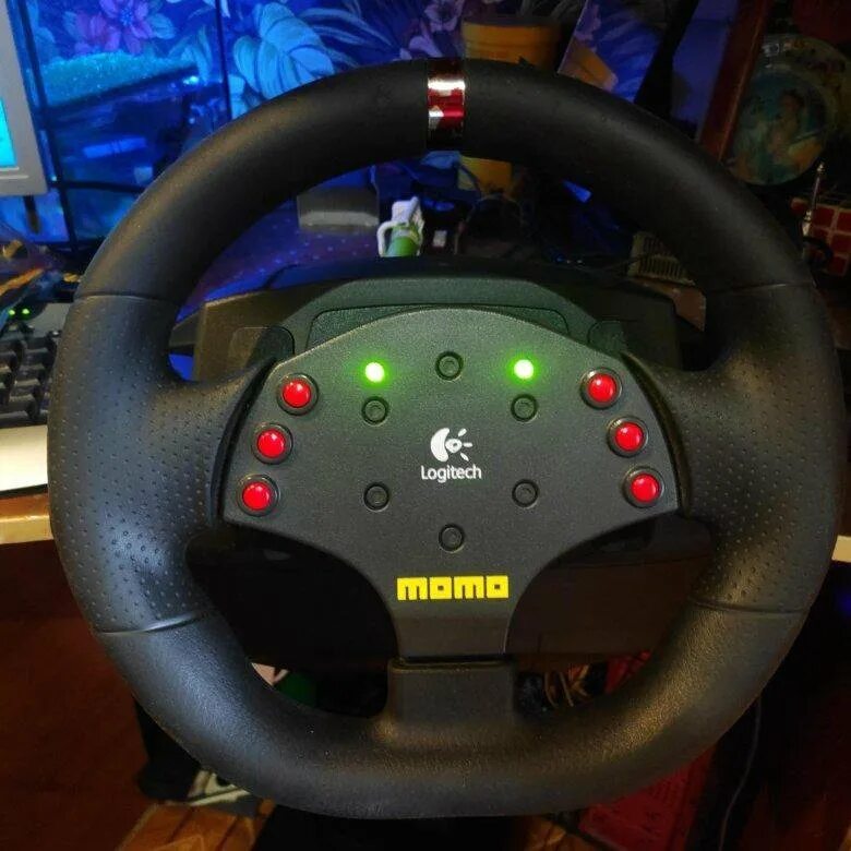 Momo racing купить. Игровой руль Logitech Momo. Лоджитек Momo Racing. G25 Momo Racing. Руль логитеч МОМО.