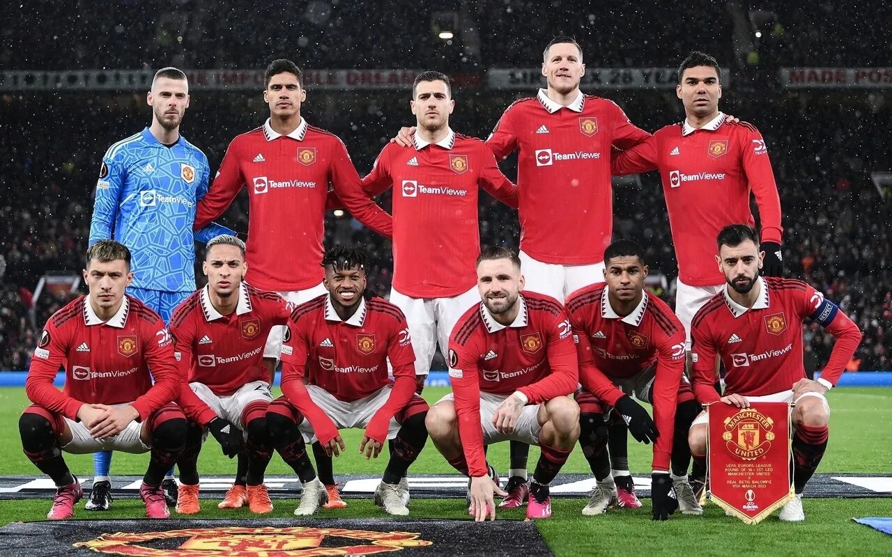 Состав united. Команда манчестер юнайтед 2022. Манчестер юнайтед 2005 состав. Состав united. Состав united.