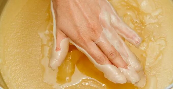 Методика теплолечение парафином. Парафинотерапия для рук. Парафиновые ванночки для ног. Парафиновая ванночка для рук. Воздействие парафином.