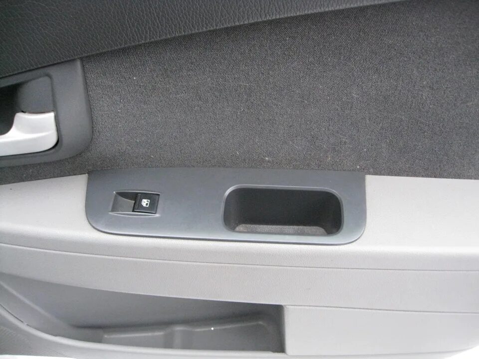 Внутренние ручки приоры. Ручки приора 2 внутренние. Внутренние ручки приоры. Дверные ручки от приоры на ваз 2114. Дверные ручки 2014 приора.