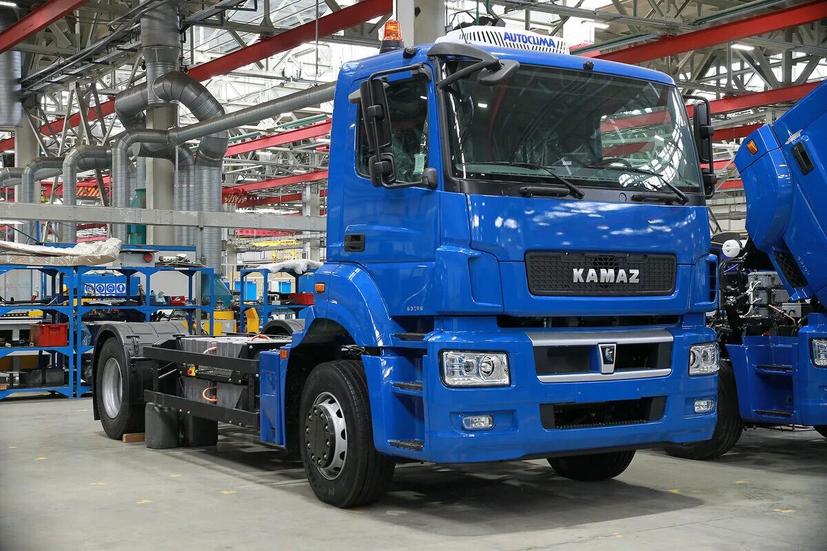 Новые грузовые камазы. Новые грузовые камазы. Новый камаз 2022. Камаз тягач 2020. Новые грузовые камазы.