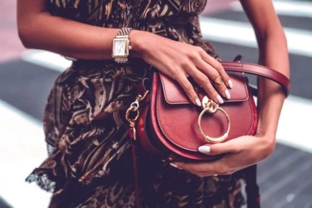 Сумки женские 2022 в тренде осень зима. Сумки 2022-2023. Сумки 2023 тренды. Модные женские сумки. Брендовые сумки тренд 2023.