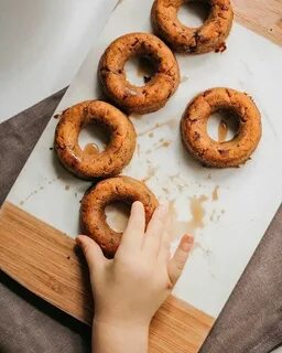 Ели пончики
