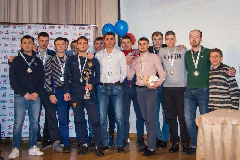 Пермская мини футбольная лига 7х7 пермь. Стадион молния пермь. Пермская мини футбольная. Пермская мини футбольная. Пермская мини футбольная.