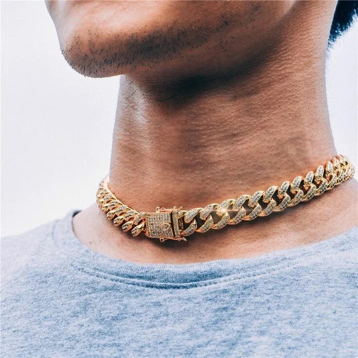 Золотая цепь на шее. Стильные мужские цепочки. Цепь diamond cuban chain. Золотые цепочки для мужчин. Цепь diamond cuban chain с бриллиантами.