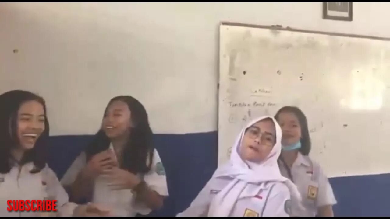 Smp viral com. Tik Tok hot Anak smp.