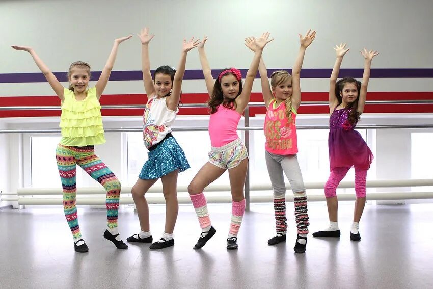 Видео танцев 10 лет. Детские танцы. Танцевальная аэробика для детей. Танцевальные группы дети. Современная хореография дети.