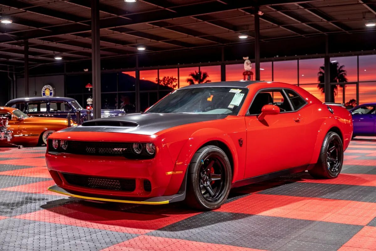 Dodge srt 170. Додж Челленджер демон. Додж Челленджер srt Demon. Додж Челленджер СРТ демон. Dodge Challenger srt Demon 2018.