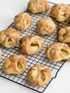 Как сделать слойки с яблоками
