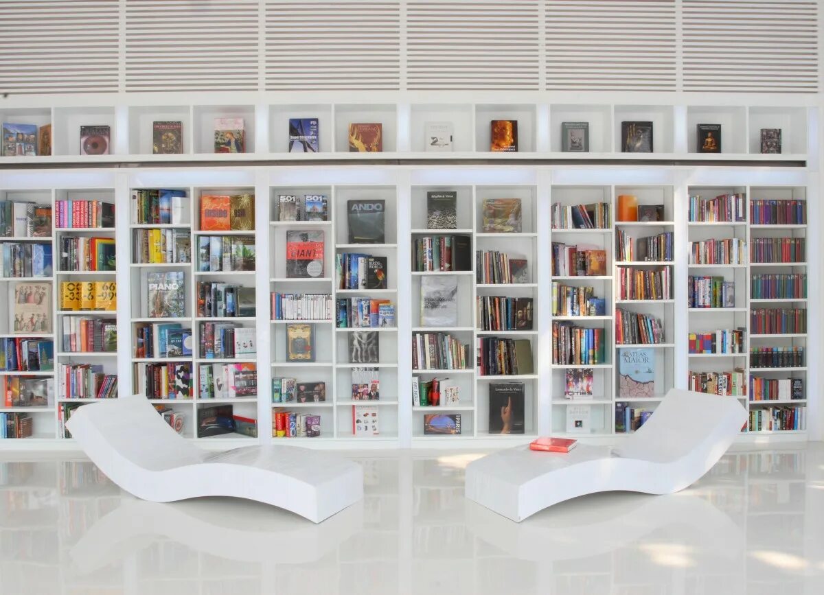 Публичная библиотека канзас-сити, сша. Библиотека подобрано. Полки с книгами в библиотеке. Библиотека подобрано. Старая библиотека.