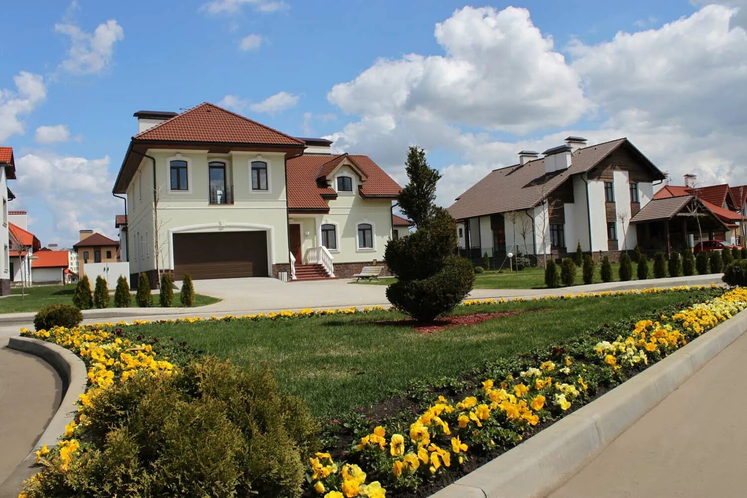 Немецкая деревня пятницкое шоссе. Немецкая деревня деревня краснодар. Немецкая деревня краснодар. Баварская деревня краснодар. Поселок немецкая деревня.