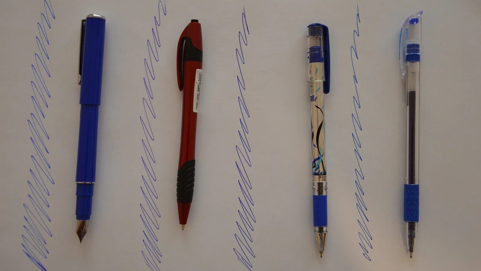 Longest pen. Ручка s82 шариковая ручка. Attache Ball Pen ручка. Ручка Berlingo Ball Pen. Перьевая ручка Original winra Pen 501.