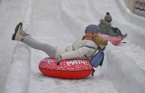 Девочка на горках