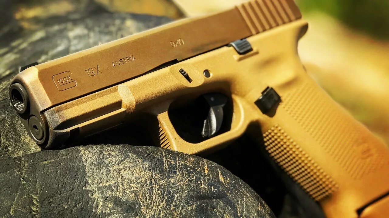 Сигнальный глок. Глок 19. glock 19x. glock 19 l. глок 1000.