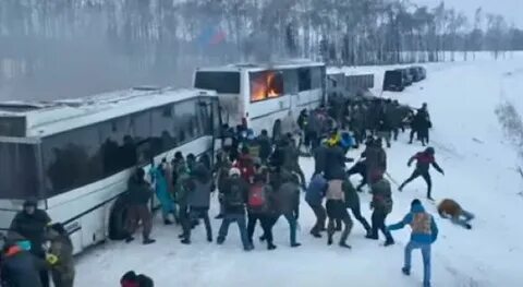 Напали на автобус