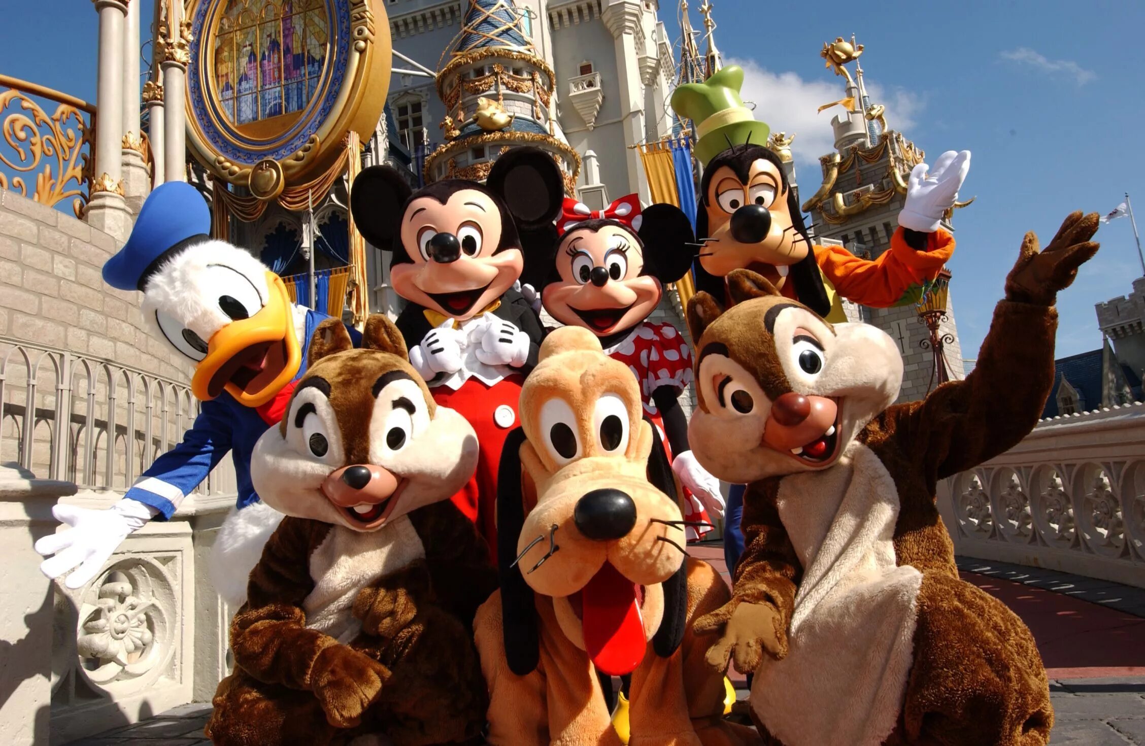 Дисео. Уолт Дисней Диснейленд. Walt Disney World во Флориде. Диснейленд Париж Уолт Дисней памятник. Уолт Дисней Диснейленд в мульт.