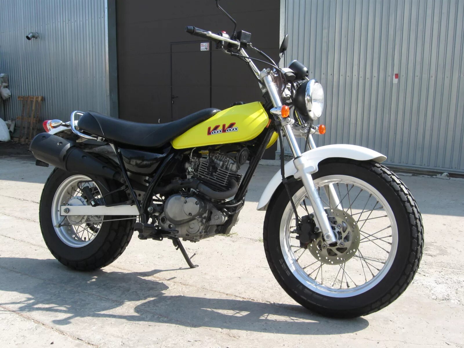 Suzuki dr250 djebel. Suzuki djebel. Ямаха джебель 200. Фл 55 сузуки 200. Мотоцикл сузуки 200.