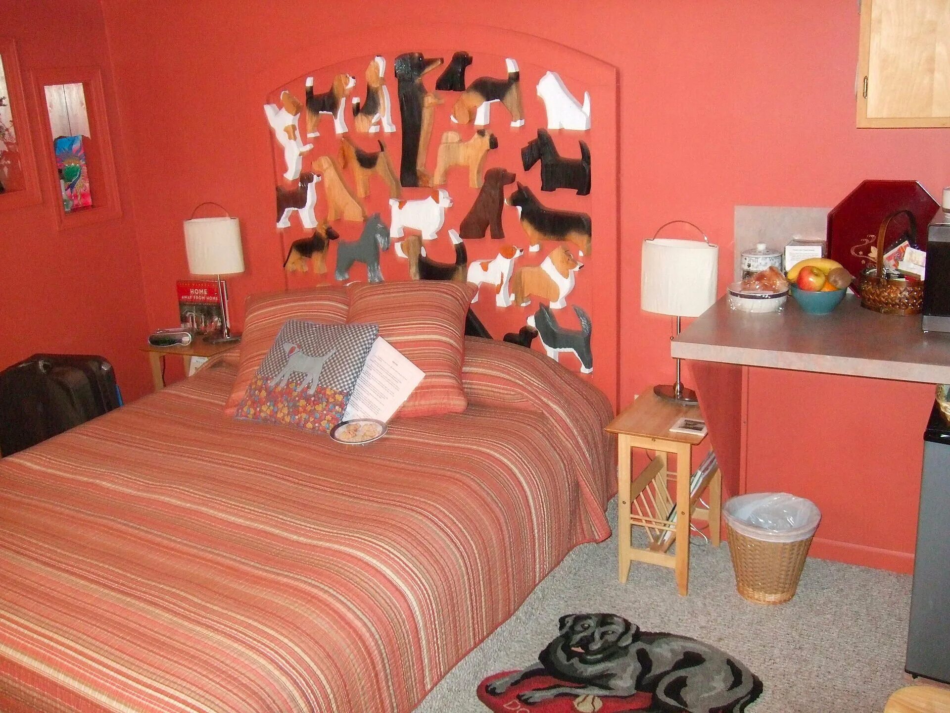 Dog bark park inn сша, айдахо, коттонвуд. Dog bark park inn отель. He dog bark park inn, коттонвуд, айдахо. Dog bark park inn. Dog bark park.