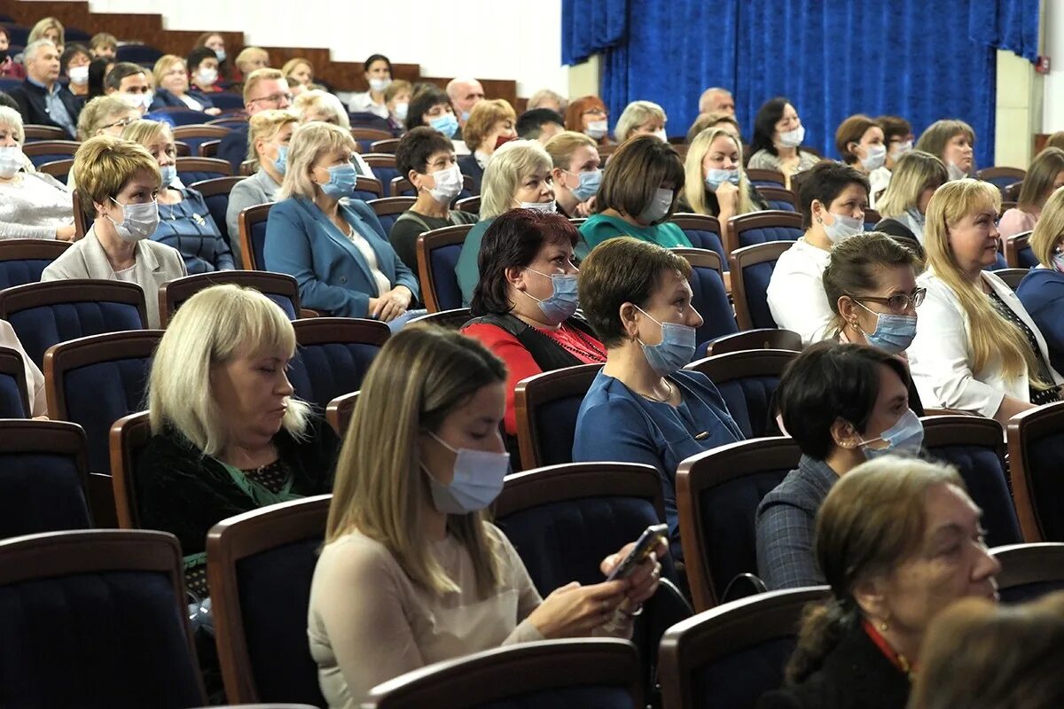 КДЦ Губернский Смоленск. Концертный зал Губернский Смоленск. Губернский Смоленск зал. Кострома, КДЦ Губернский.