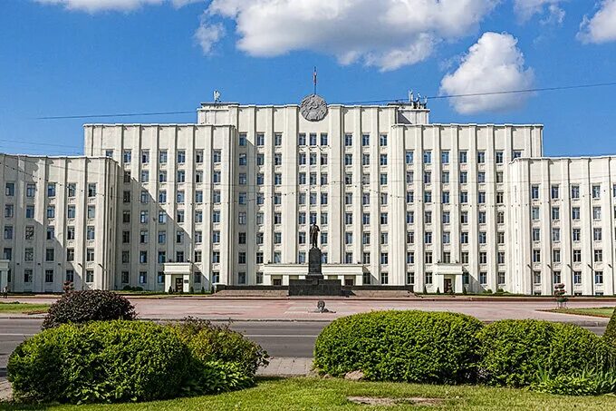 Могилев центр города. Площадь ленина могилев. Могилевский дом советов. Белорусская этнографическая деревня. Площадь город могилёв.