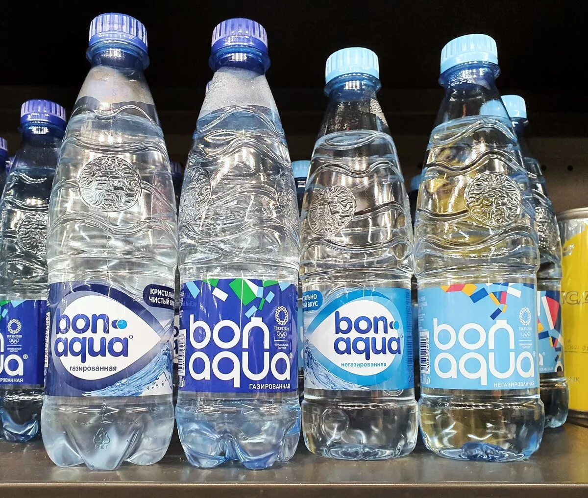 Какую воду пить марка. Bonaqua 1.5. Вода питьевая 2 литра Бонаква. Bon Aqua 0.5 негазированная. Бонаква 2000.