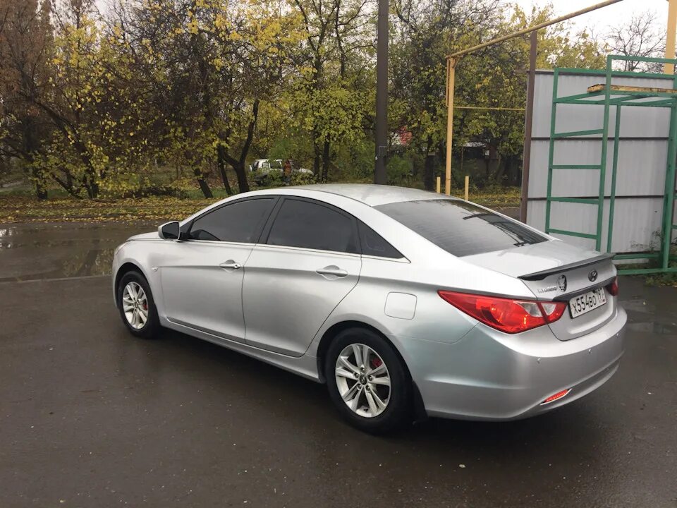 Hyundai Sonata vi. Хендай Соната серебристая. Хондай Саната 2010 серибрсти. Hyundai Sonata 9 серебристая.