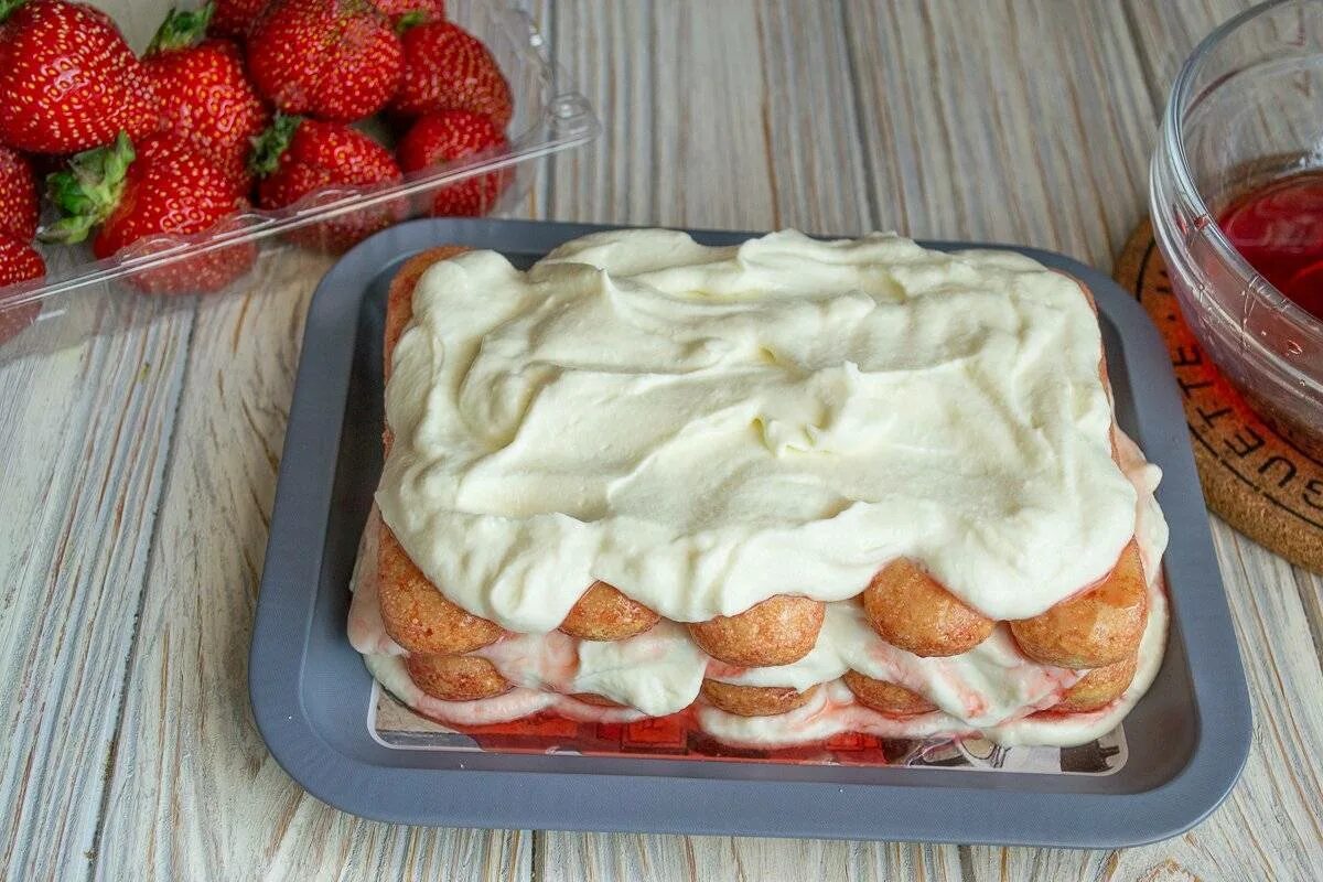 Тирамису крем со сливками и яйцами. Диетический тирамису. Тирамису тк. Фисташковый тирамису рецепт. Амаретто для тирамису.