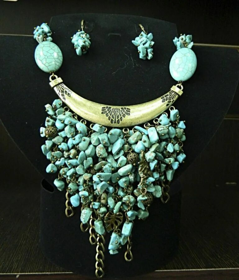 украшения амулеты из камней. бусы из натуральных камней. устричная бирюза. яшма камбаба. браслеты уральские самоцветы яшма.