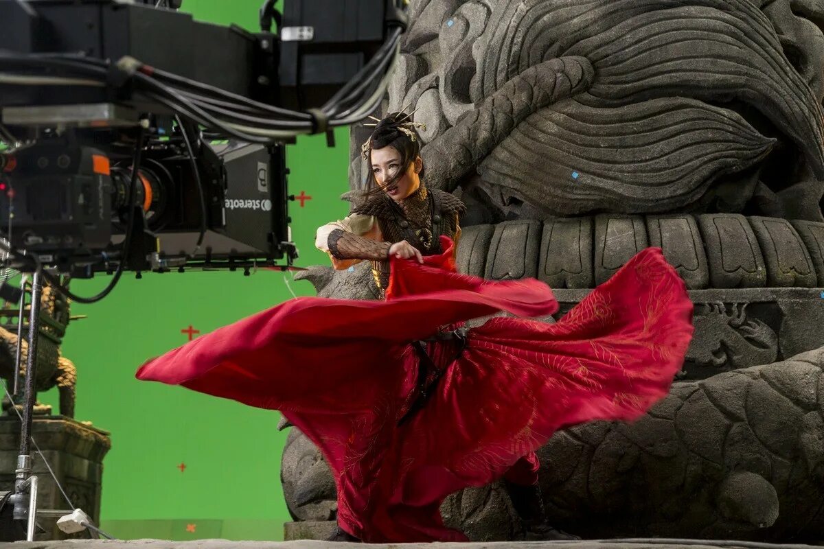 легенда о зу дорама. мулан фильм 2021. чжан имоу проклятие золотого цветка. киноиндустрия эстетика. современный кинематограф китая.