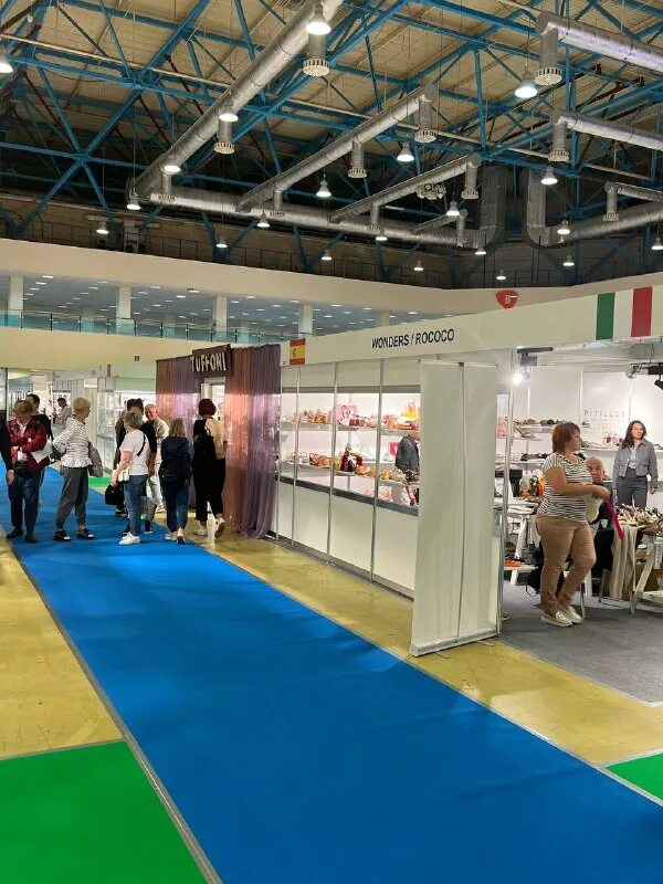 Выставка еврошуз 2023. Арена суперлнед воронеж. Алюмика бор. Еврошуз 2022 выставка обуви в москве. Фото с выставки еврошуз весна - лето 2023.