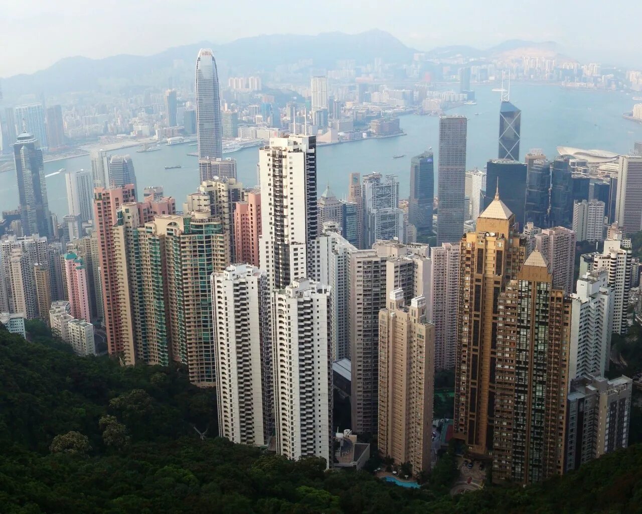 Небоскребы гонконга. Гонг Конг город. Гонг Конг небоскребы. Гонконг высотки.